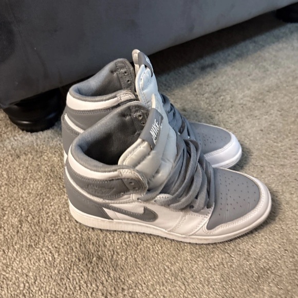 YOUTH Nike Jordan 1's gray/white retro high OG stealth. SIZE 4 -**NO BOX - Picture 11 of 16